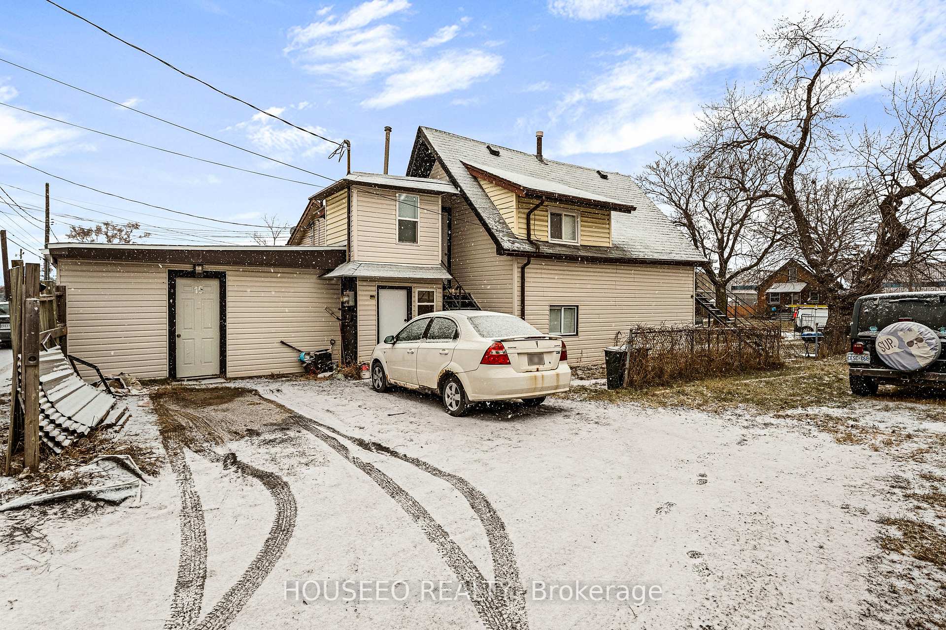 Photo 4 of 1321 Henry Ford Centre Drive, Windsor — HOMEH