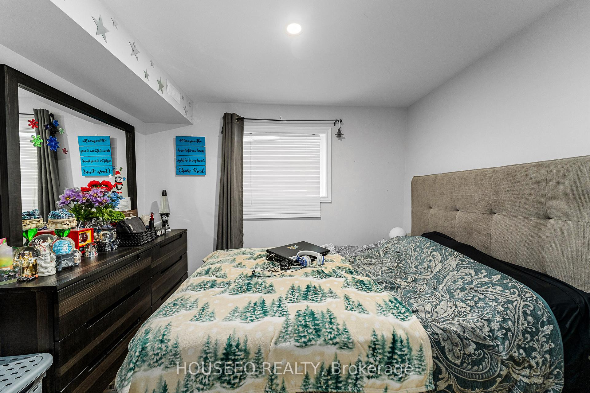 Photo 11 of 1321 Henry Ford Centre Drive, Windsor — HOMEH