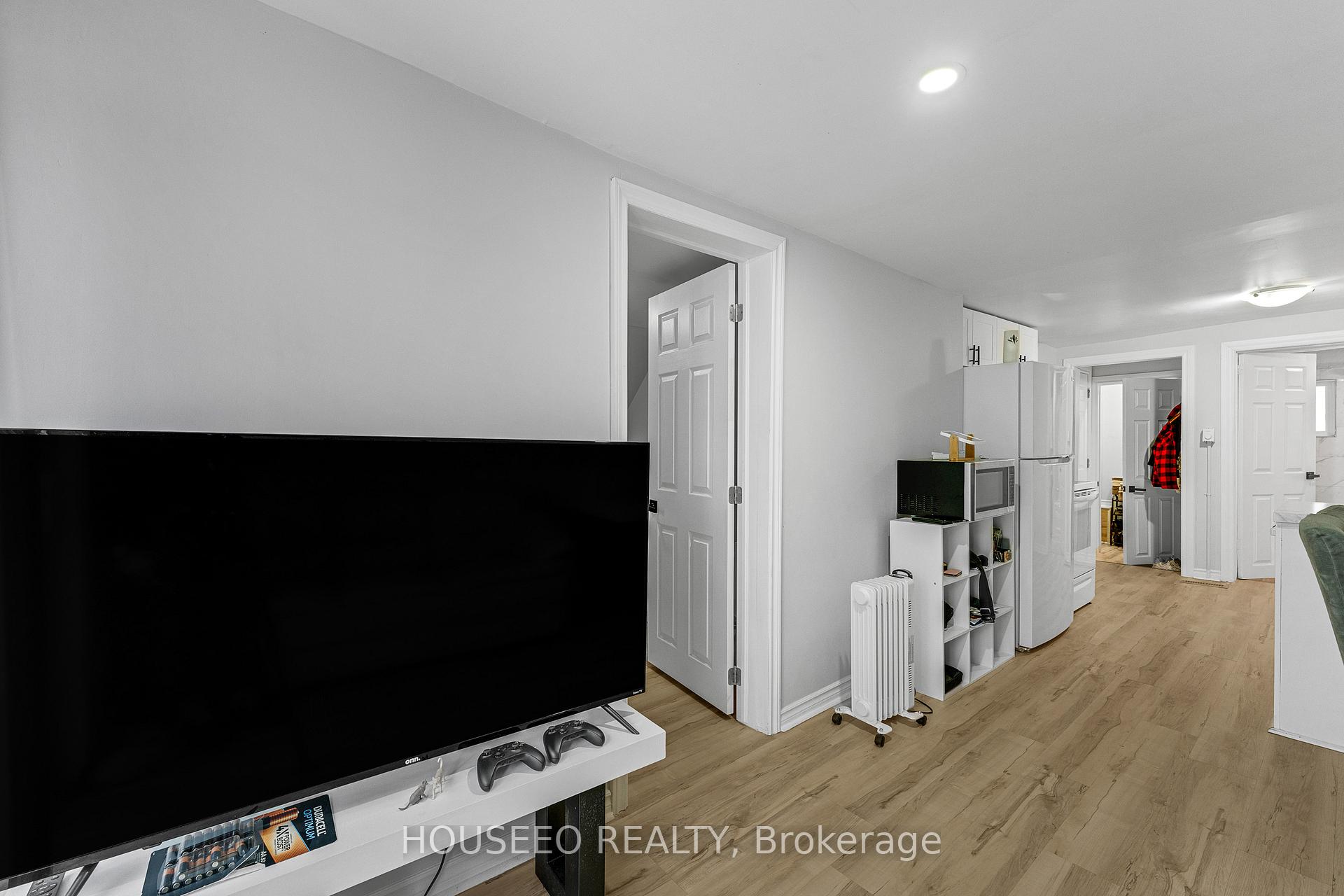 Photo 16 of 1321 Henry Ford Centre Drive, Windsor — HOMEH