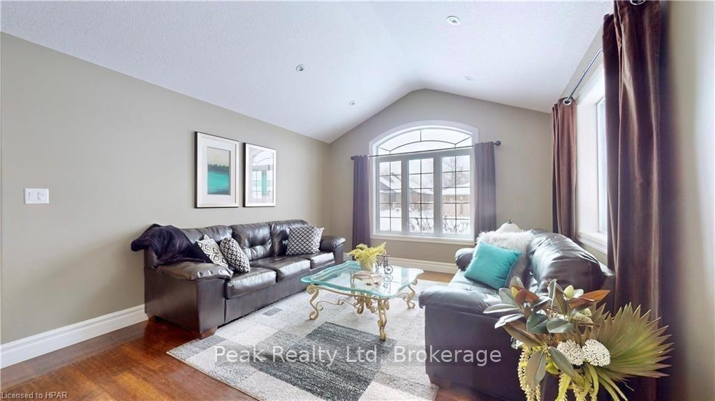 Photo 2 of 286 Sunset Drive, West Perth, Mitchell — HOMEH