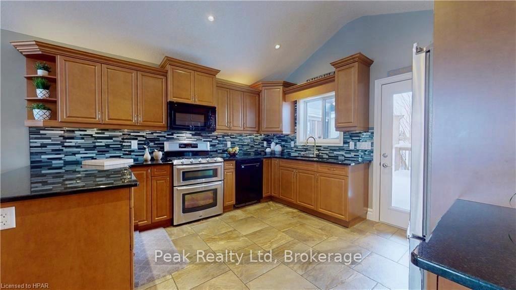 Photo 6 of 286 Sunset Drive, West Perth, Mitchell — HOMEH