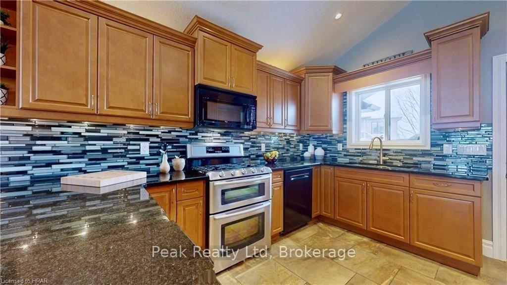 Photo 7 of 286 Sunset Drive, West Perth, Mitchell — HOMEH