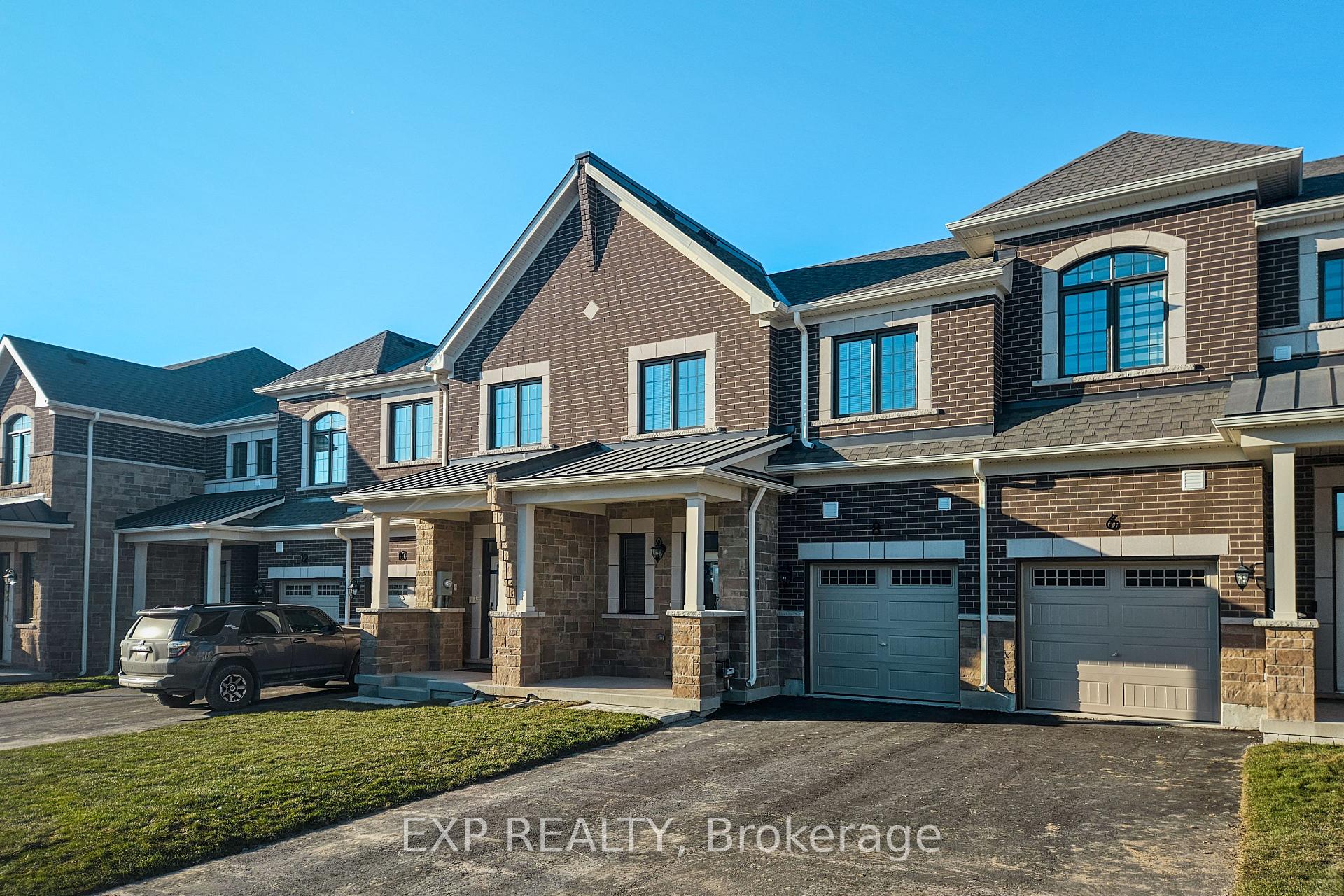 Photo 3 of 8 Vinewood Crescent, Barrie, Rural Barrie Southeast — HOMEH
