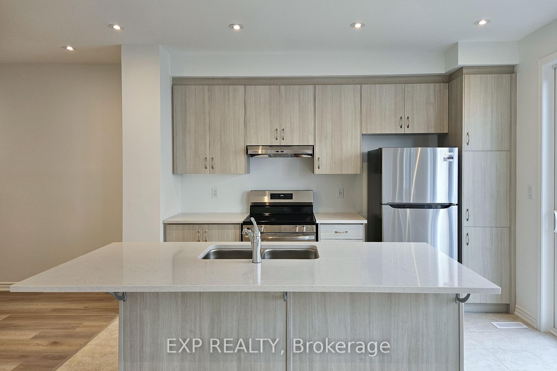 Photo 7 of 8 Vinewood Crescent, Barrie, Rural Barrie Southeast — HOMEH
