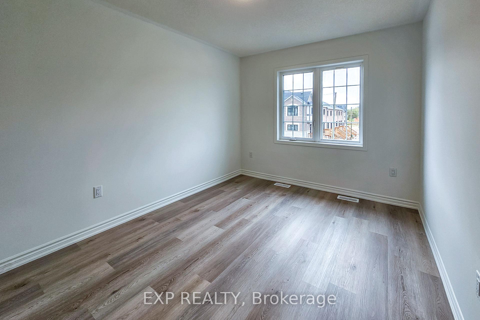Photo 15 of 8 Vinewood Crescent, Barrie, Rural Barrie Southeast — HOMEH