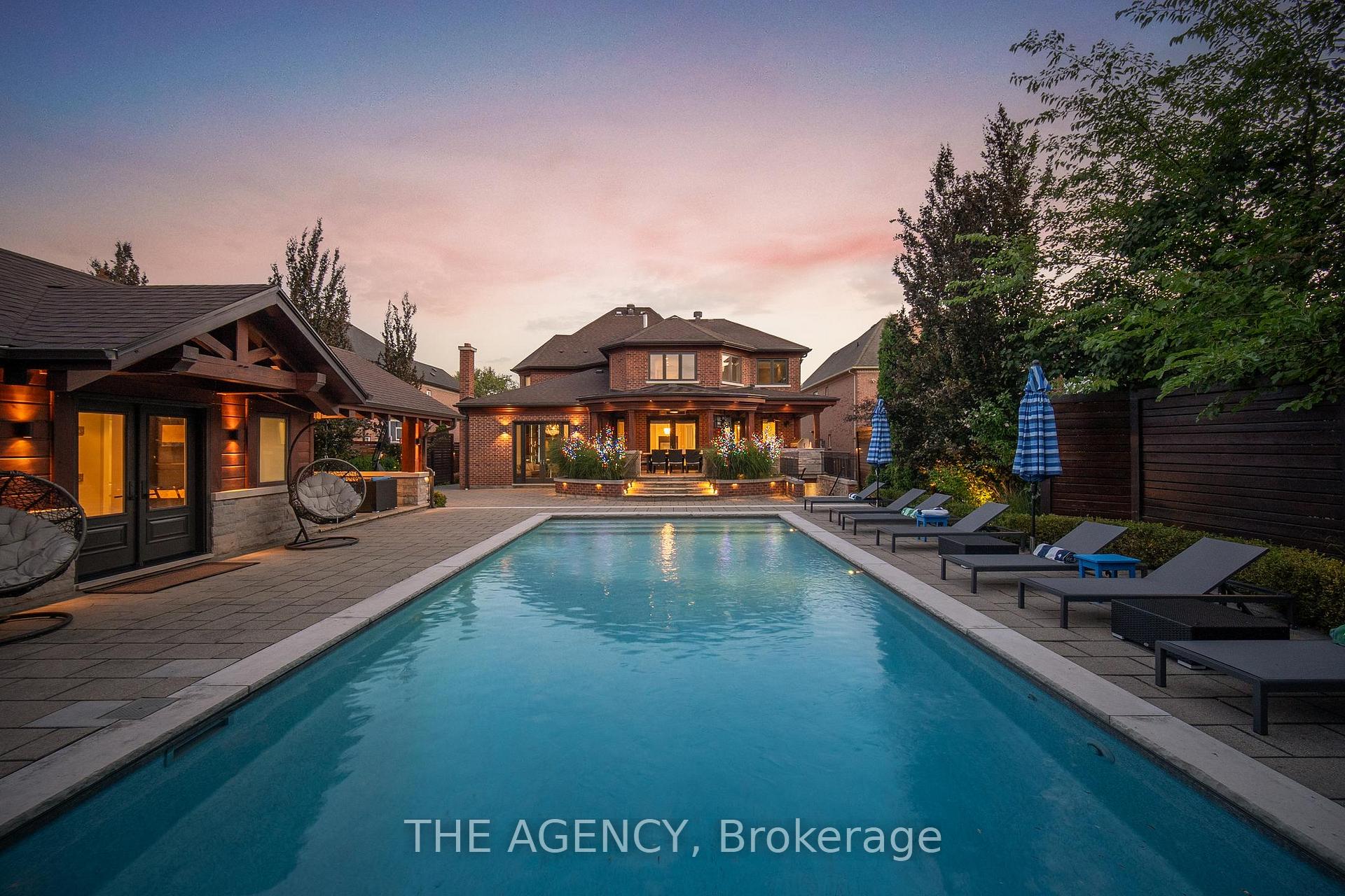 Photo 2 of 49 Bayside Court, Vaughan, East Woodbridge — HOMEH