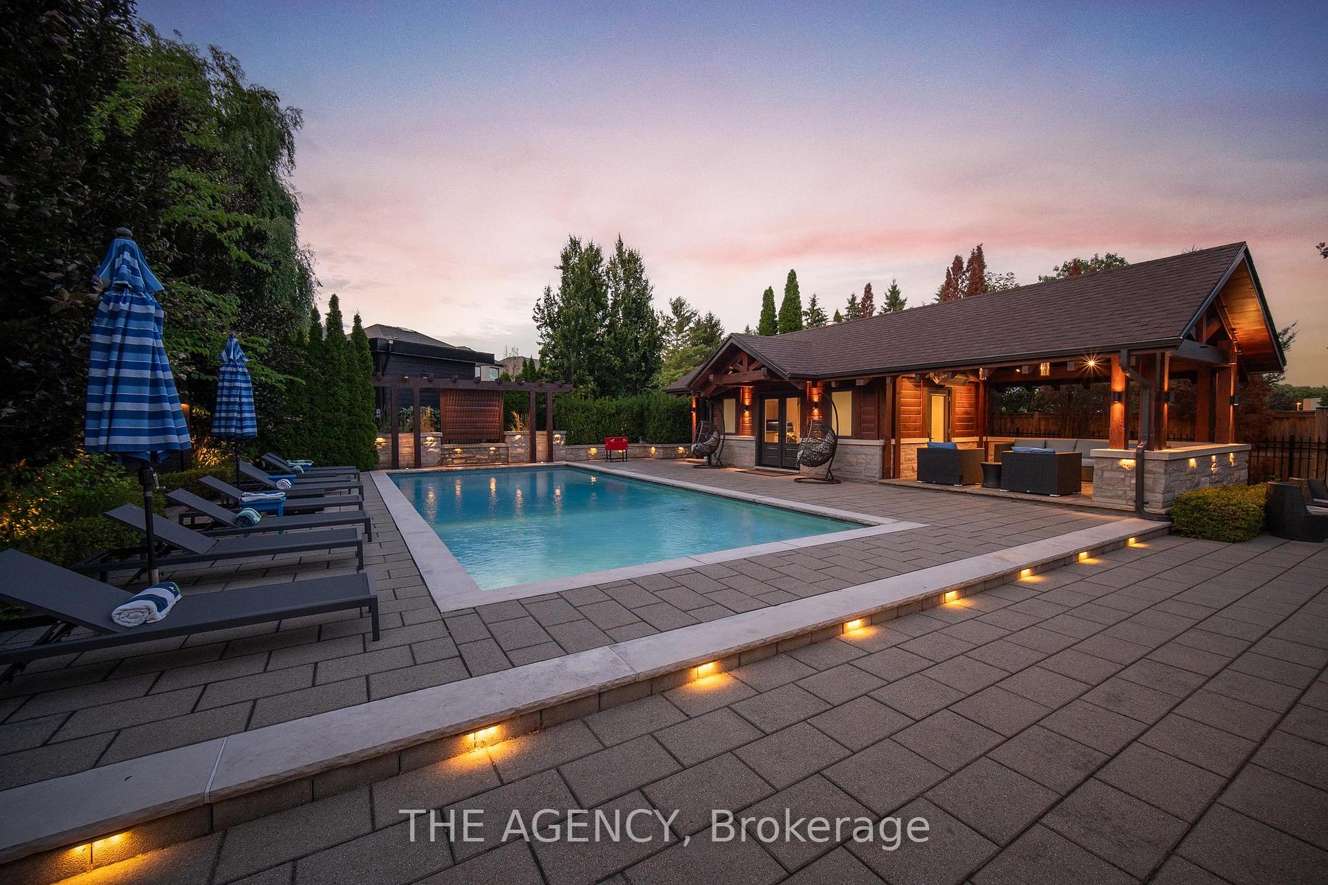Photo 3 of 49 Bayside Court, Vaughan, East Woodbridge — HOMEH