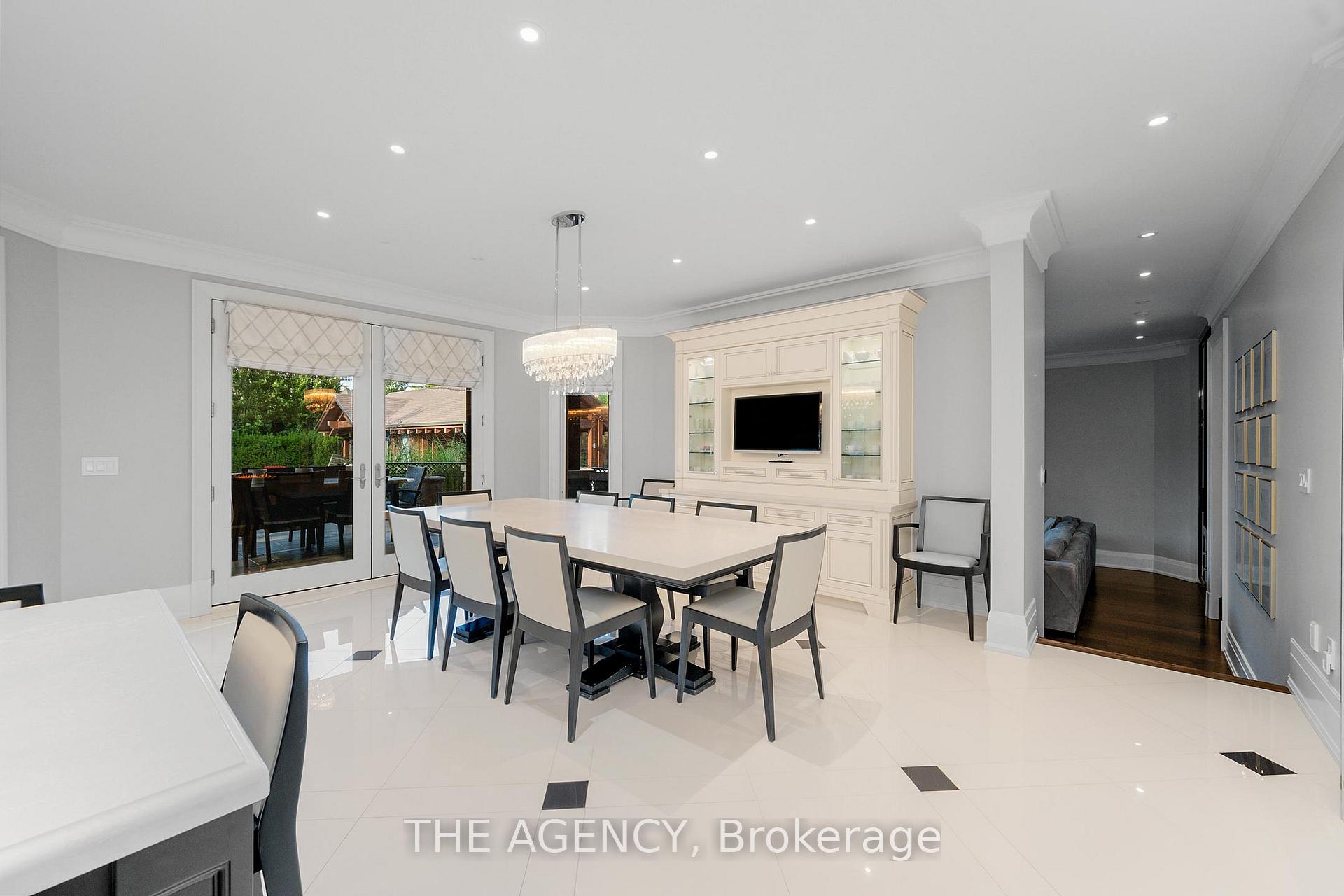 Photo 16 of 49 Bayside Court, Vaughan, East Woodbridge — HOMEH