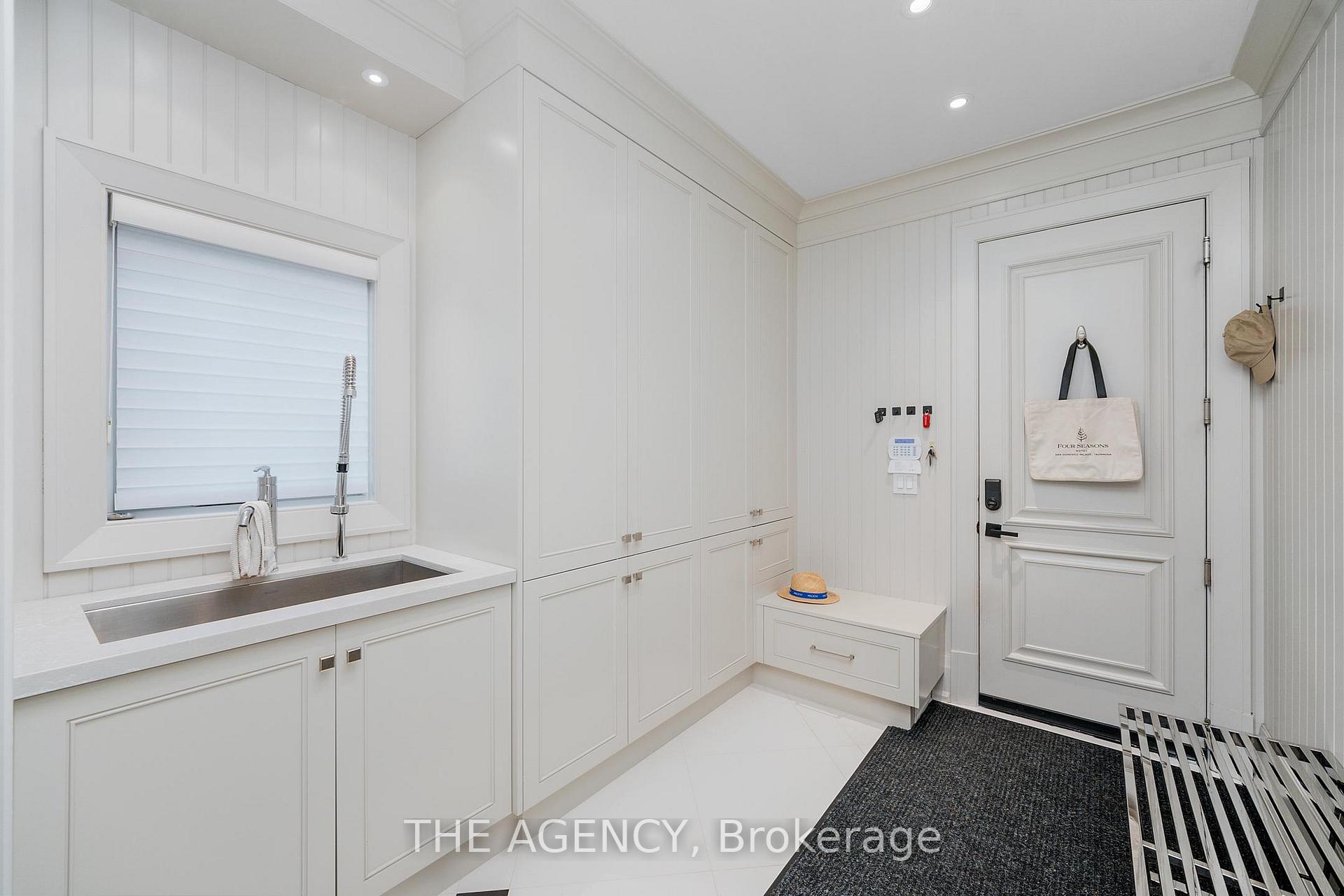 Photo 22 of 49 Bayside Court, Vaughan, East Woodbridge — HOMEH