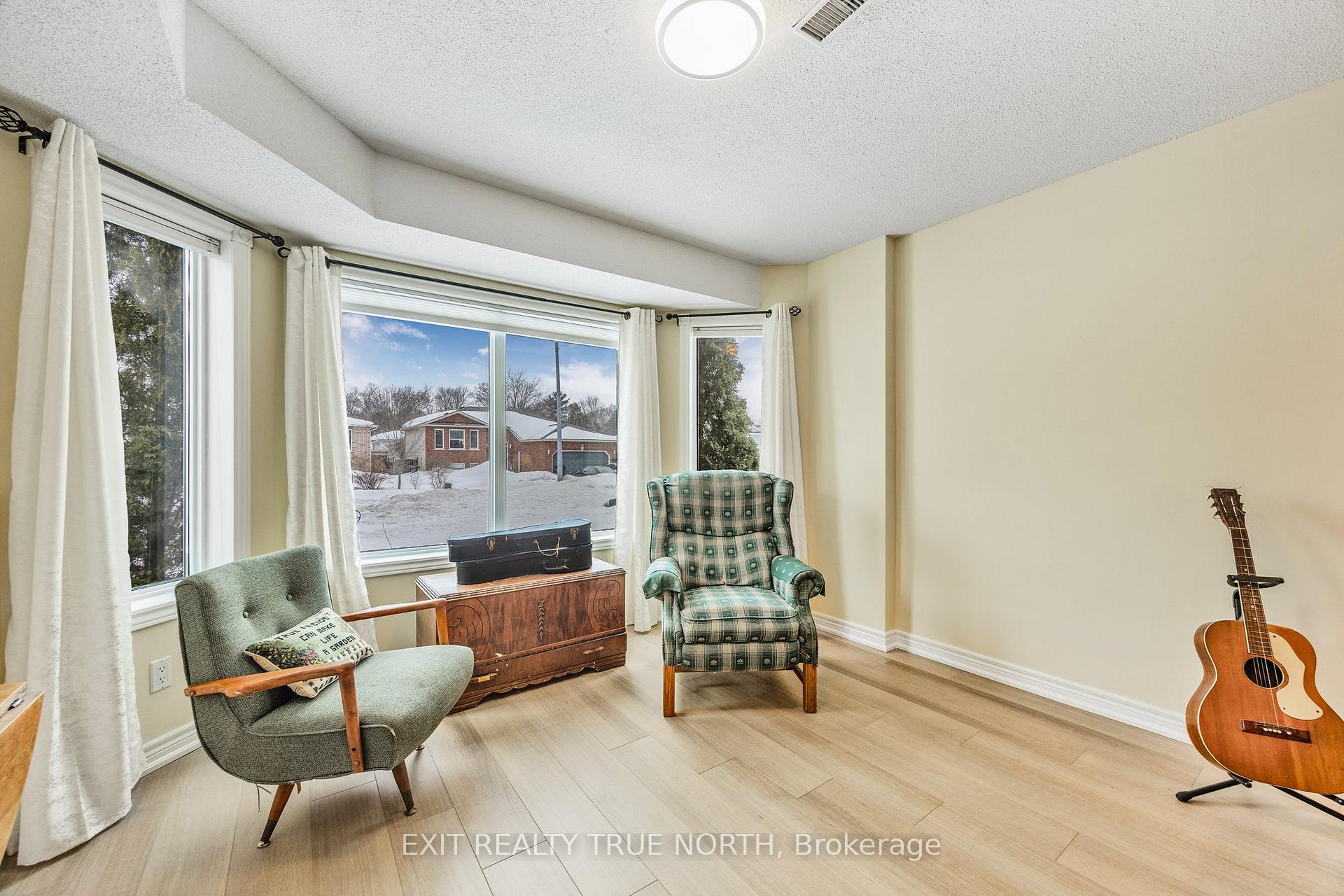 Photo 16 of 59 Riverdale Drive, Wasaga Beach — HOMEH