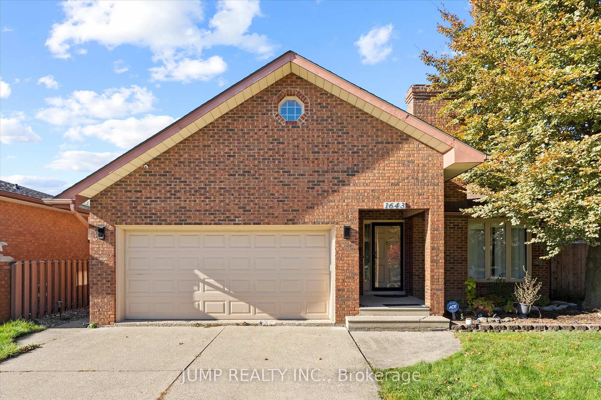 Photo 2 of 1643 Askin Avenue, Windsor — HOMEH
