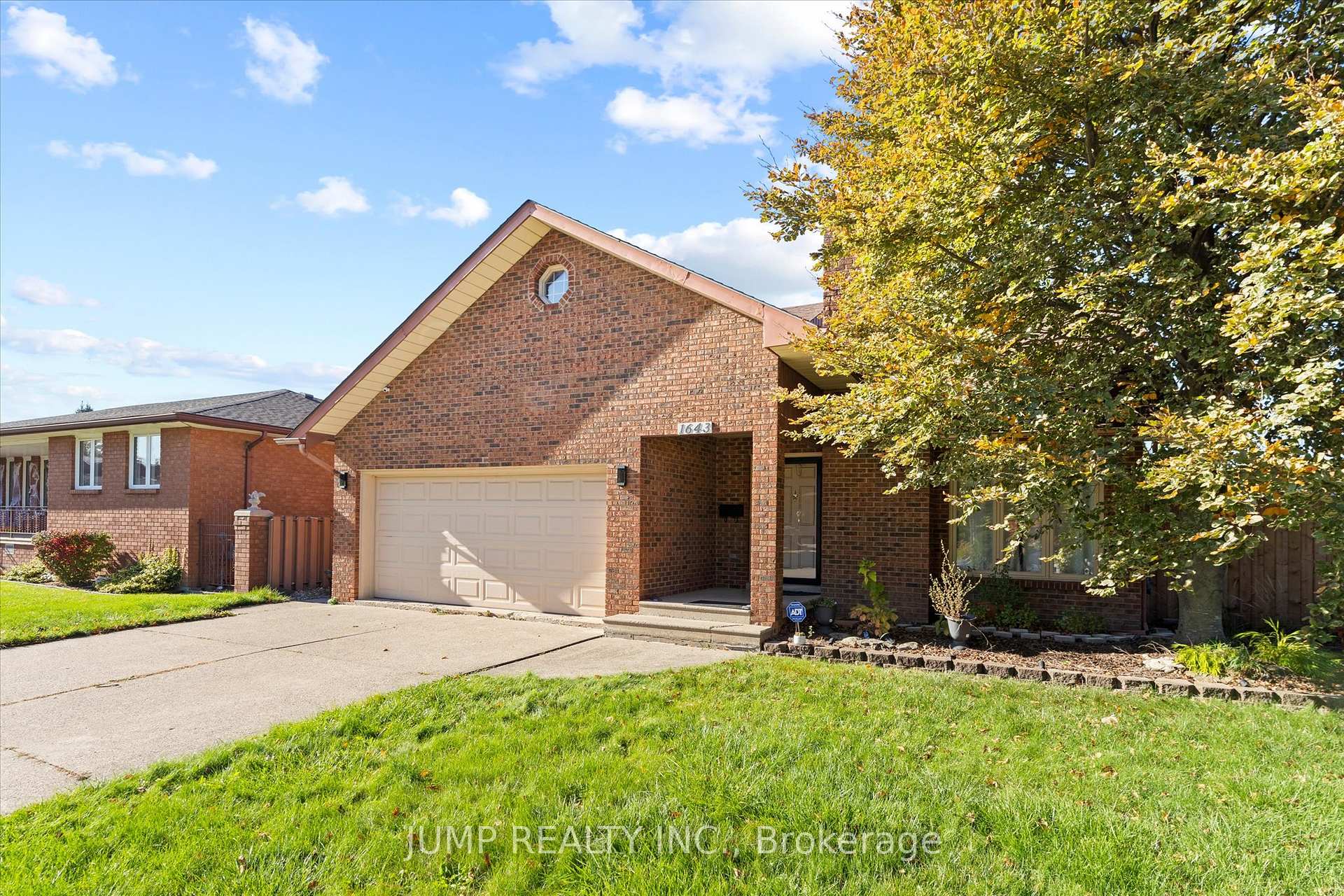 Photo 3 of 1643 Askin Avenue, Windsor — HOMEH