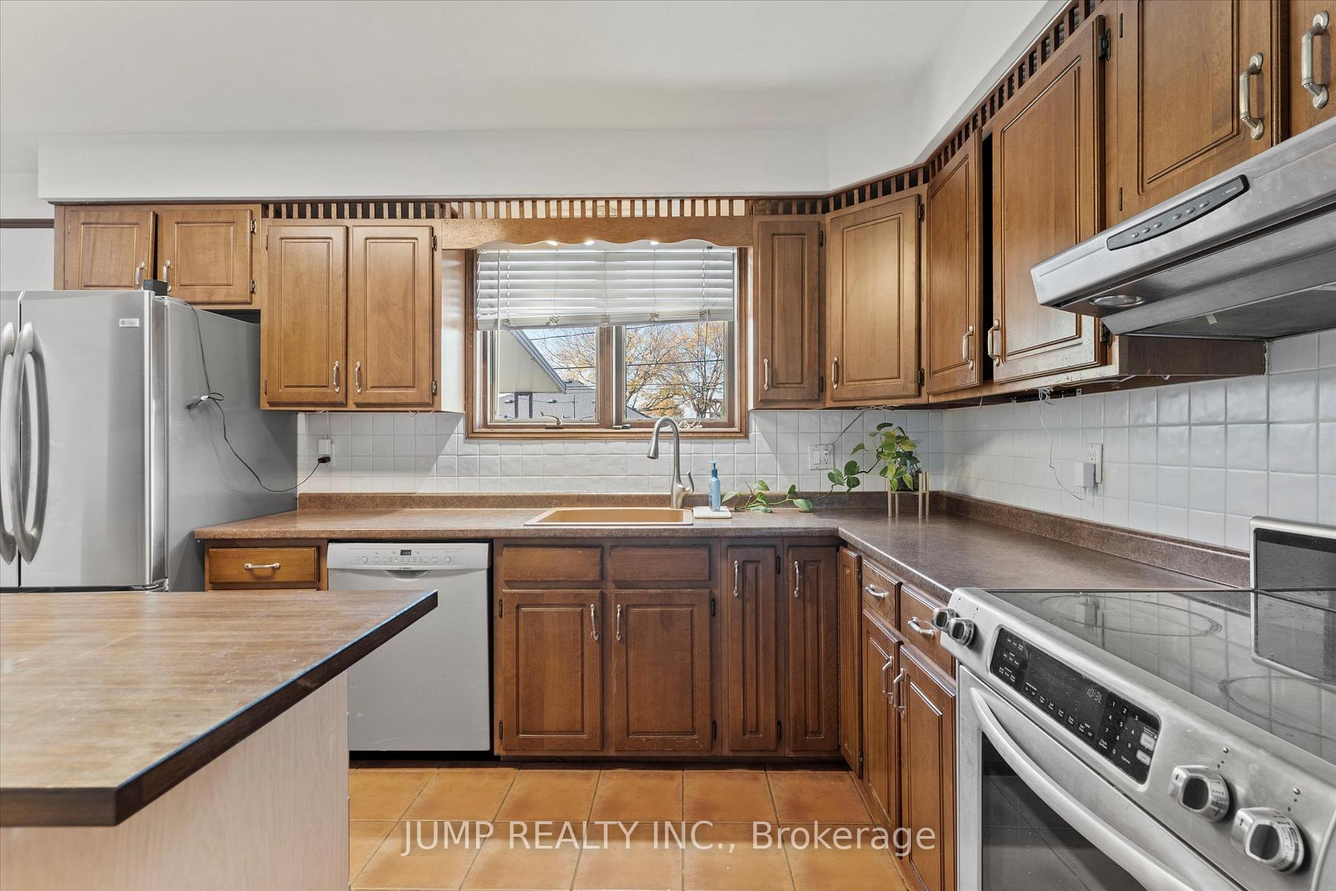 Photo 12 of 1643 Askin Avenue, Windsor — HOMEH
