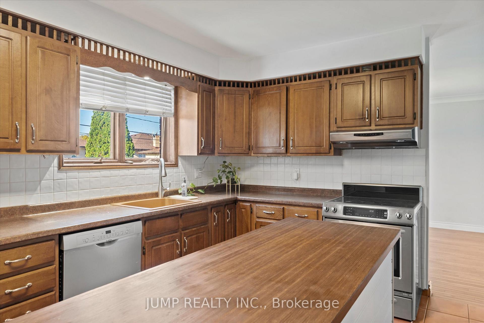 Photo 14 of 1643 Askin Avenue, Windsor — HOMEH