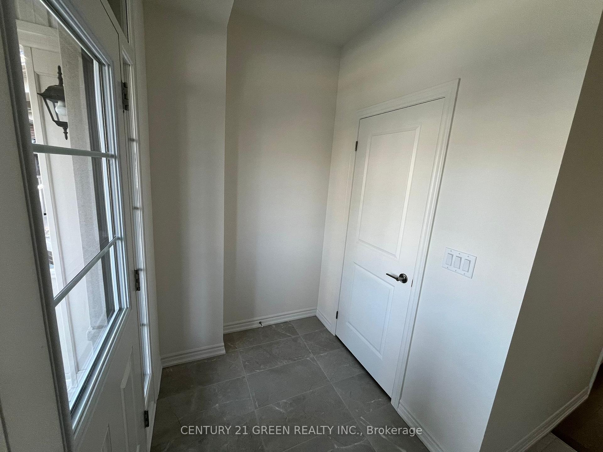 Photo 3 of 22 Velvet Drive, Whitby, Rural Whitby — HOMEH