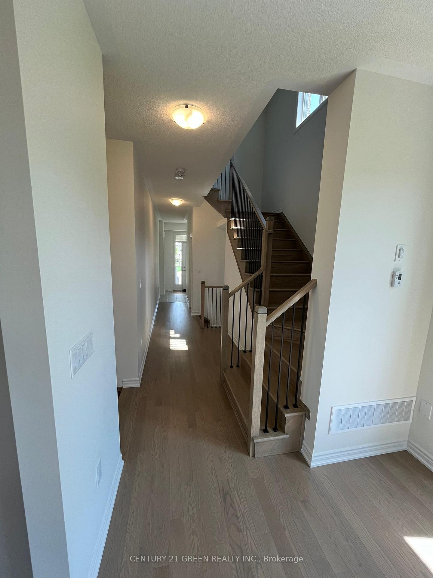 Photo 4 of 22 Velvet Drive, Whitby, Rural Whitby — HOMEH