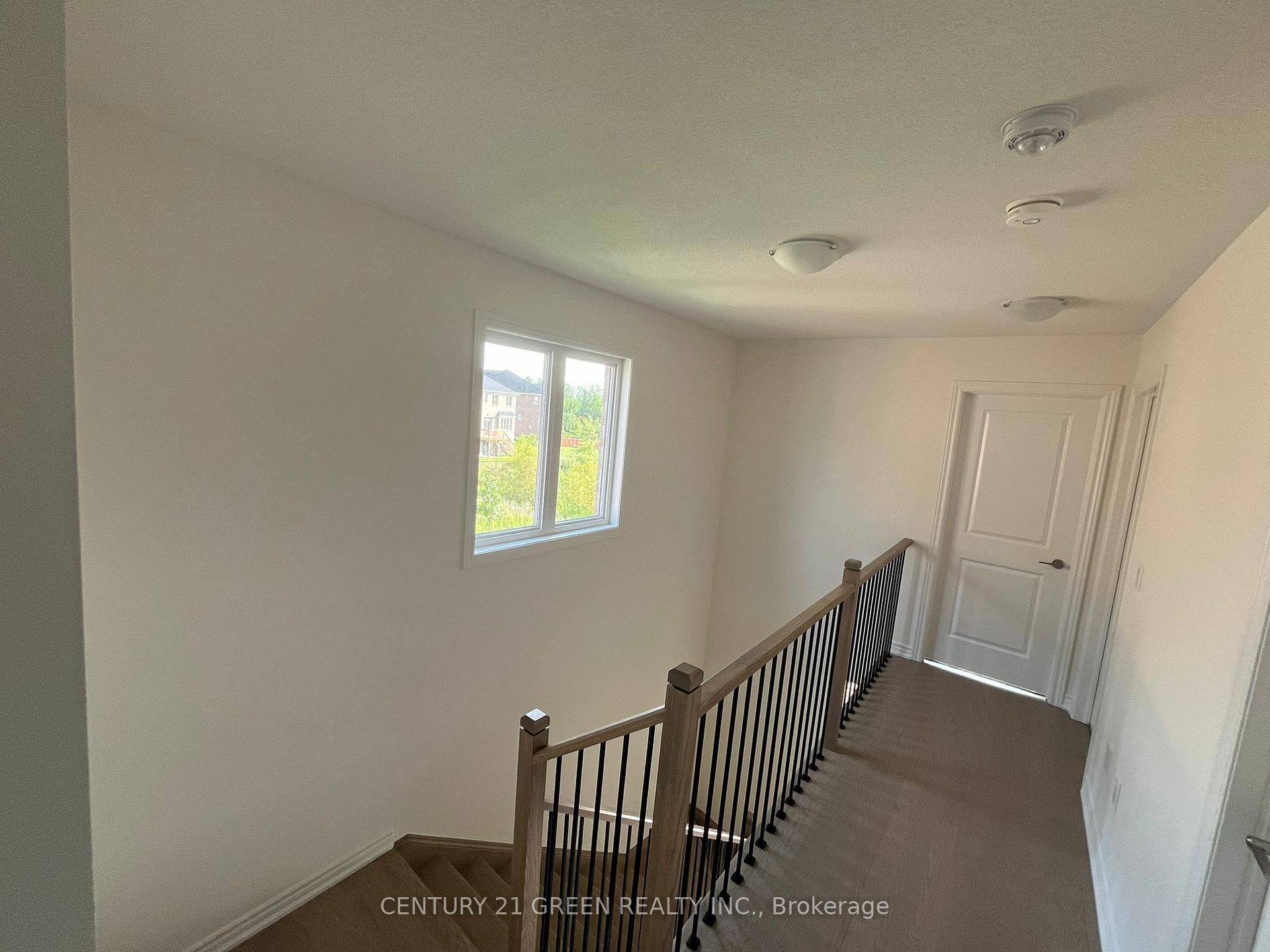 Photo 12 of 22 Velvet Drive, Whitby, Rural Whitby — HOMEH