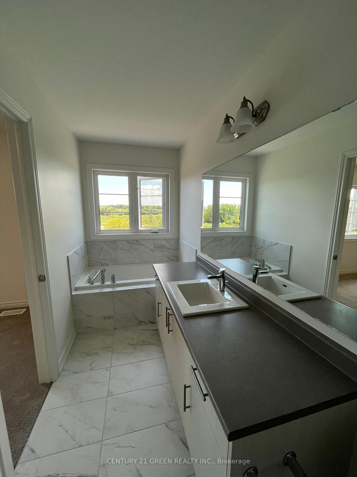 Photo 16 of 22 Velvet Drive, Whitby, Rural Whitby — HOMEH