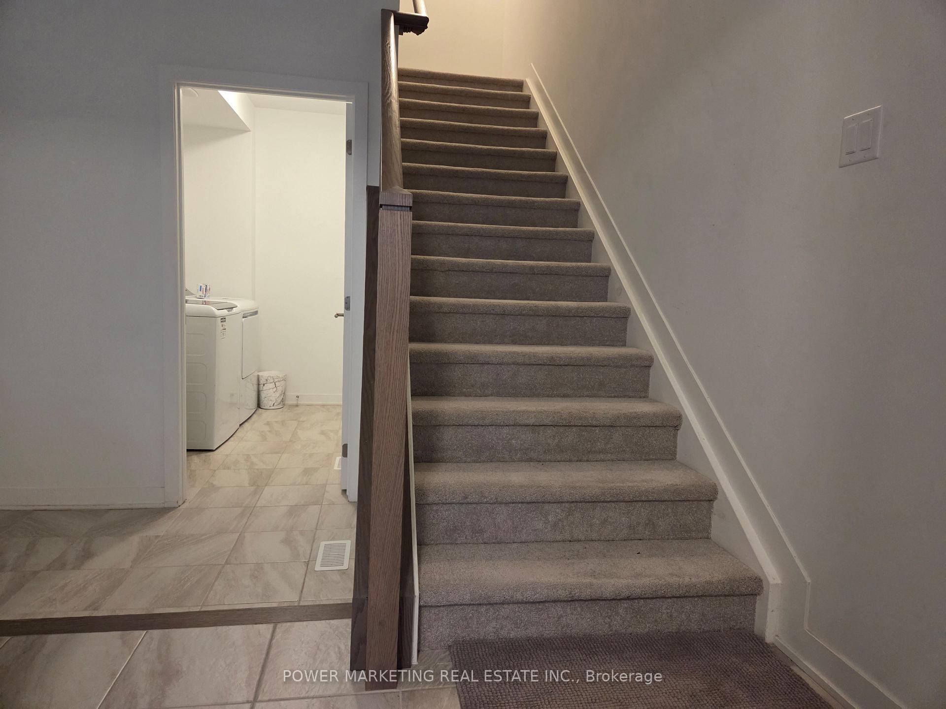 Photo 5 of 903 Nova Private, Ottawa, Barrhaven - Half Moon Bay — HOMEH