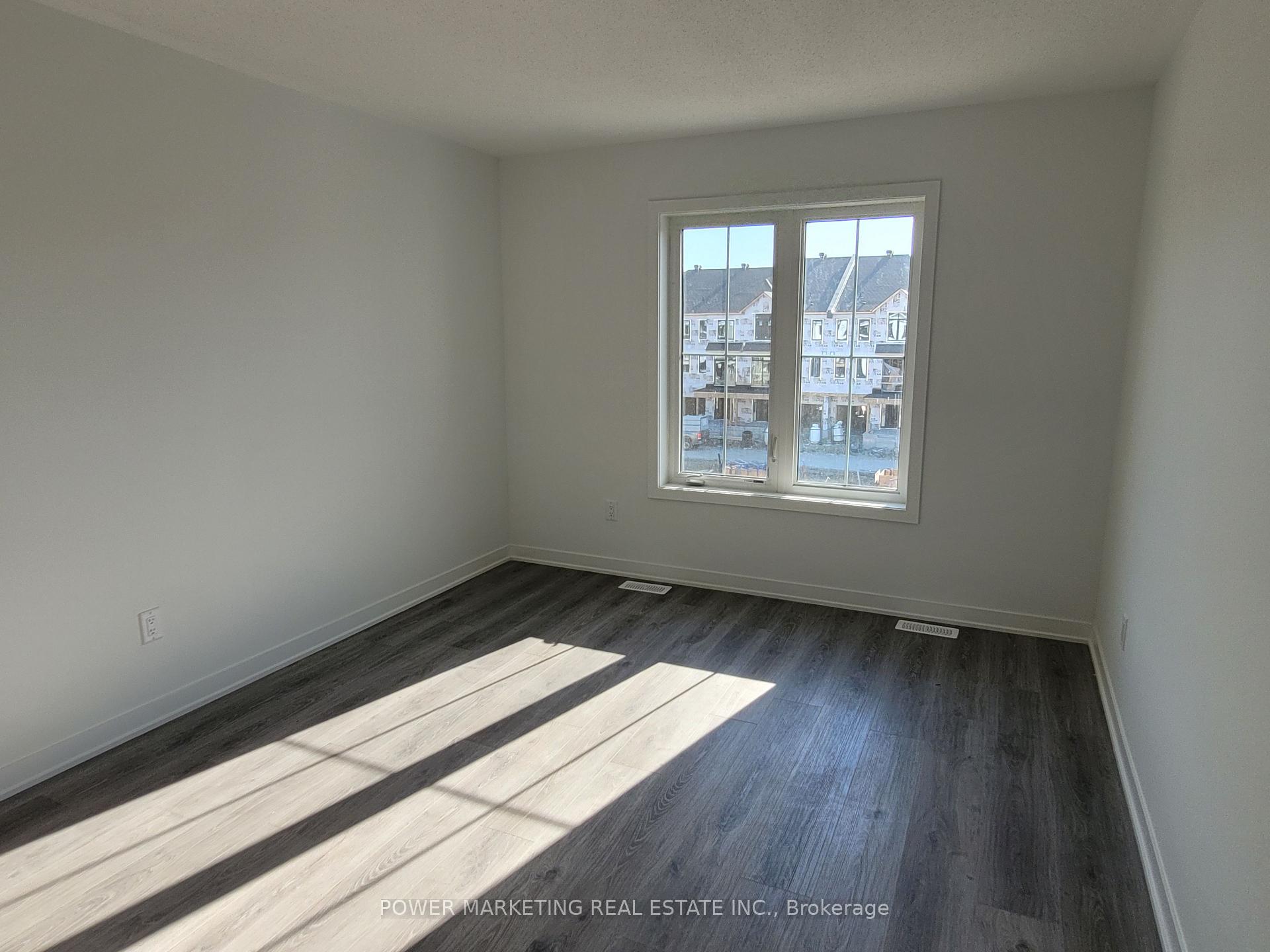 Photo 12 of 903 Nova Private, Ottawa, Barrhaven - Half Moon Bay — HOMEH