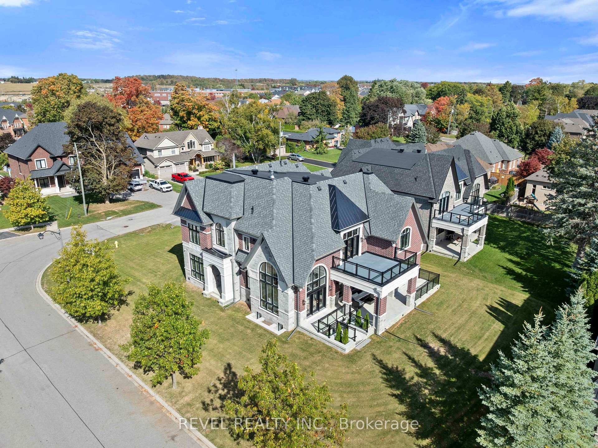 Photo 49 of 53 North Street, Whitby, Brooklin — HOMEH
