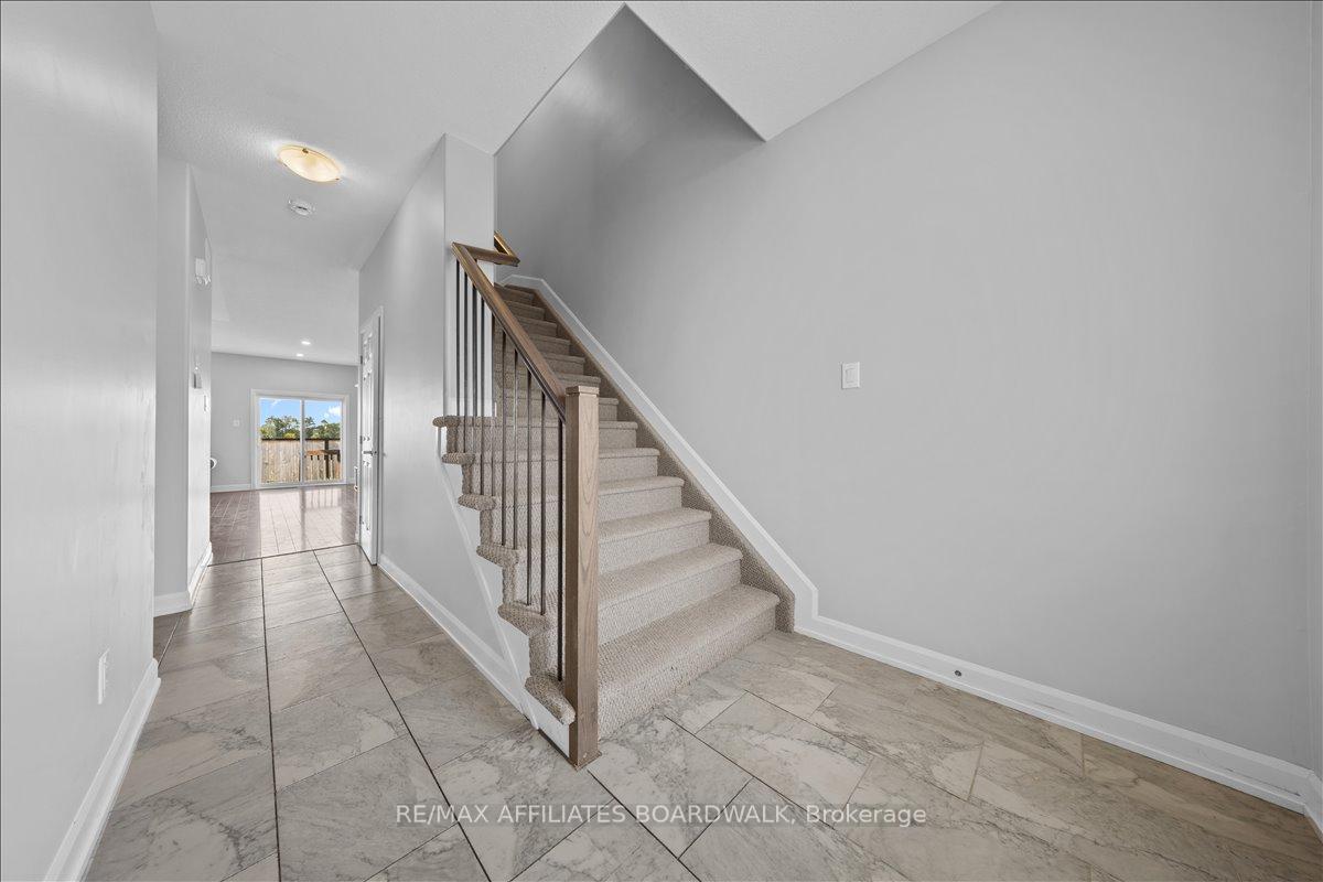 Photo 4 of 15 Vimy Ridge Crescent, Arnprior — HOMEH