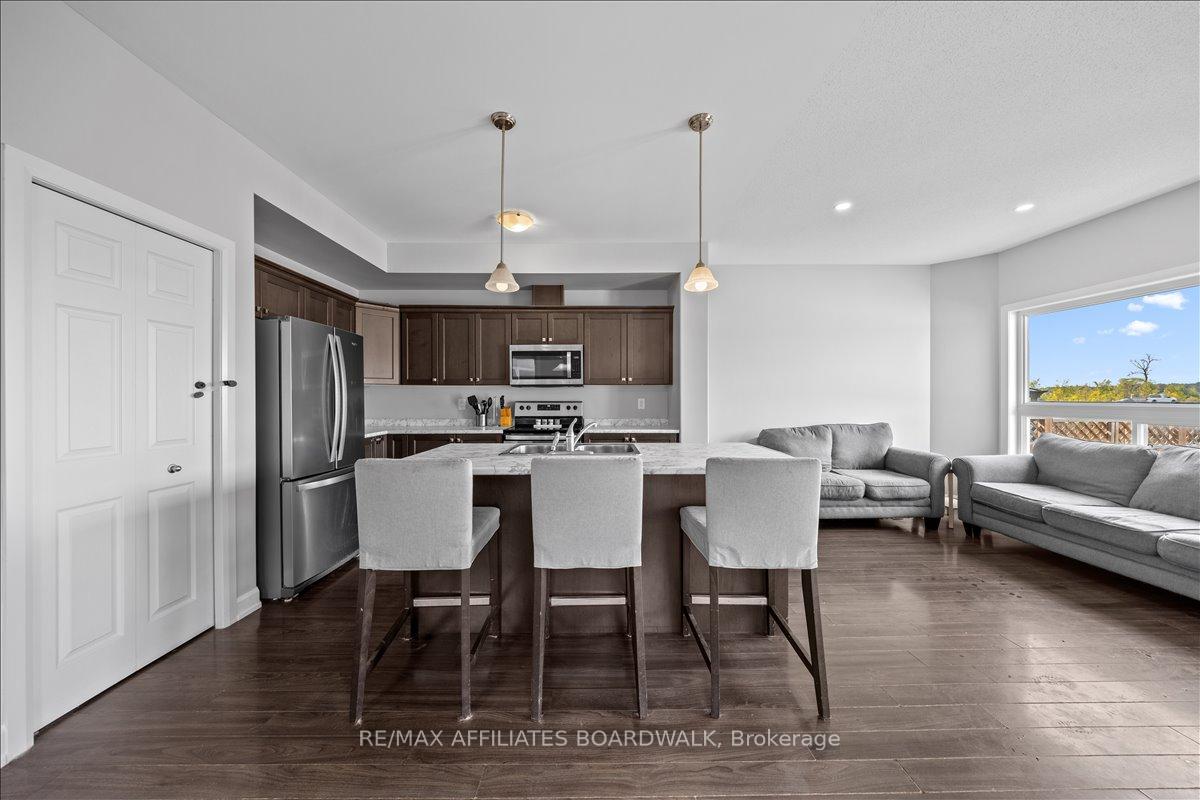 Photo 6 of 15 Vimy Ridge Crescent, Arnprior — HOMEH
