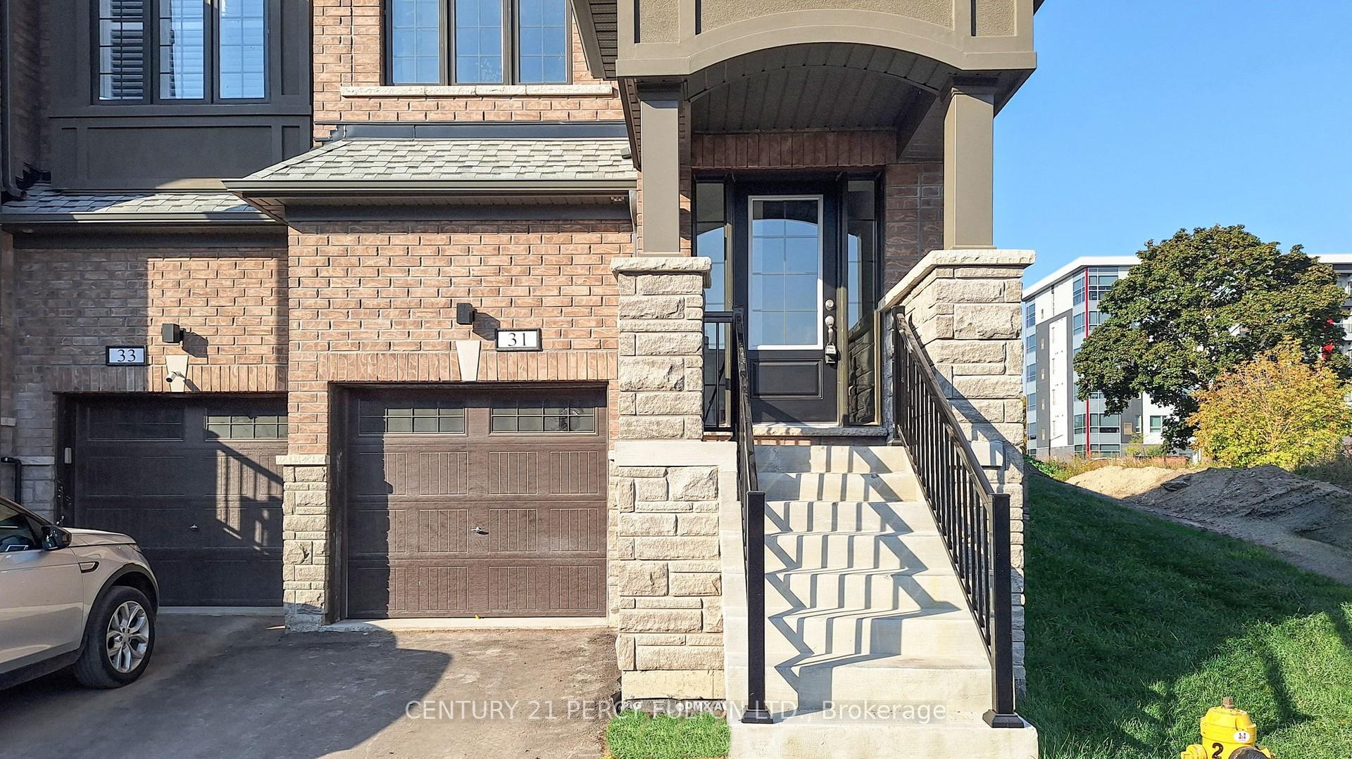 Photo 1 of 31 Selfridge Way, Whitby, Downtown Whitby — HOMEH