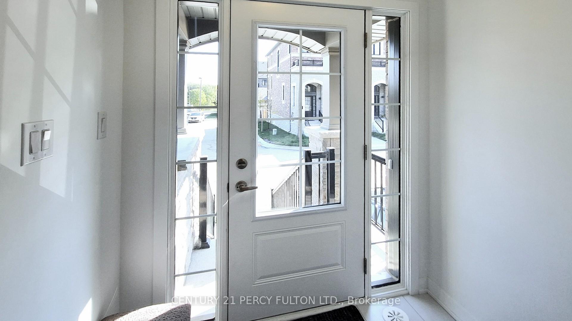 Photo 2 of 31 Selfridge Way, Whitby, Downtown Whitby — HOMEH