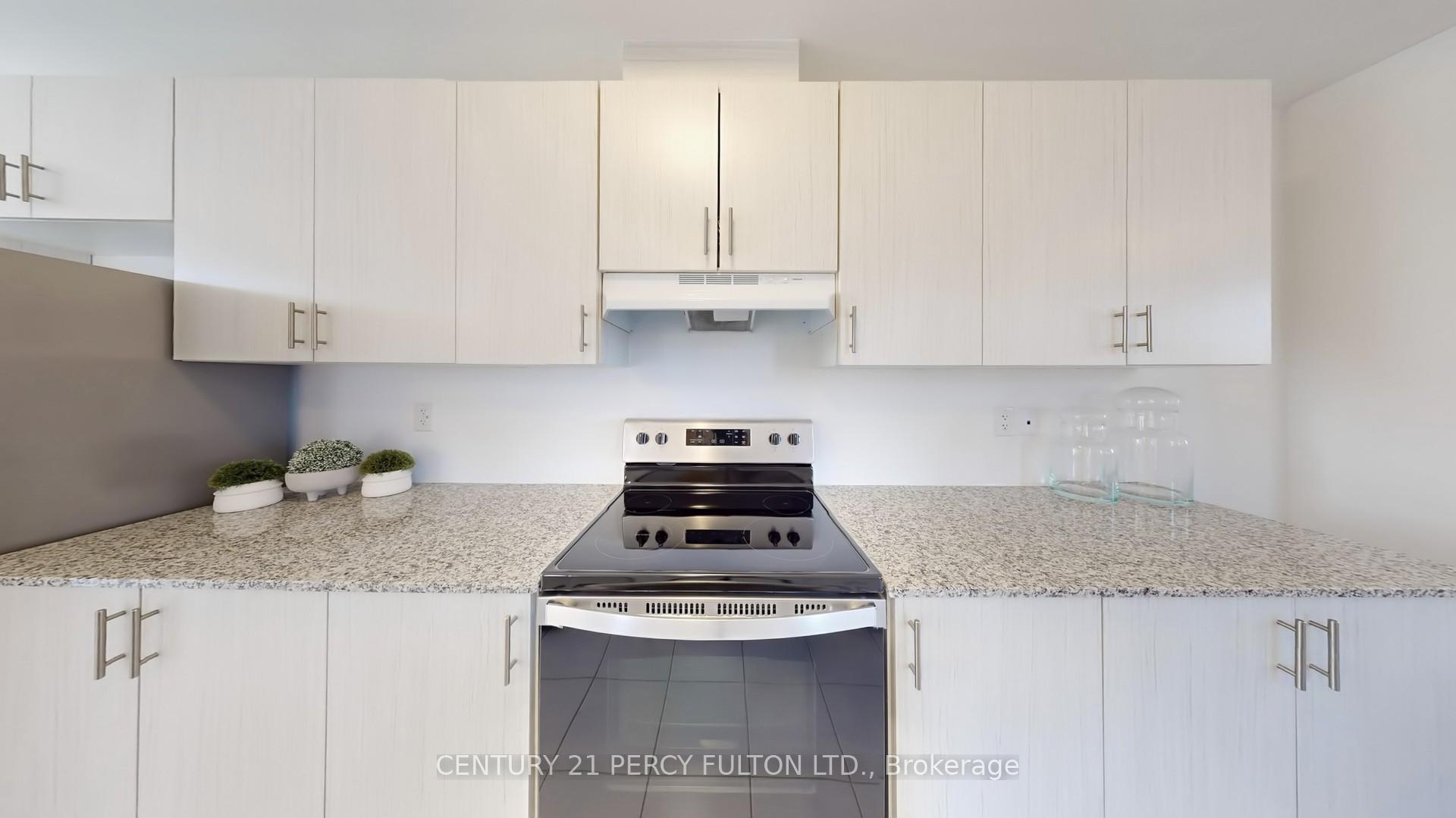 Photo 7 of 31 Selfridge Way, Whitby, Downtown Whitby — HOMEH