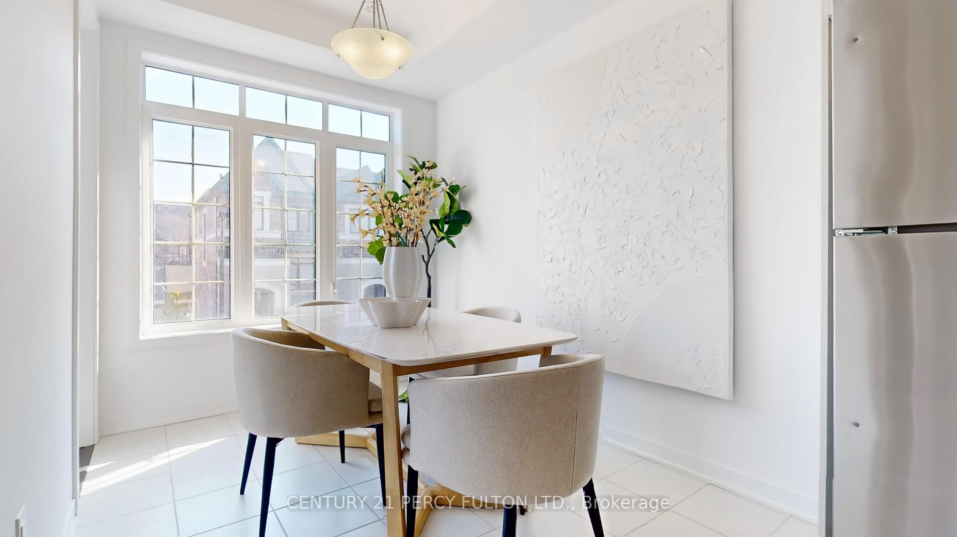 Photo 9 of 31 Selfridge Way, Whitby, Downtown Whitby — HOMEH