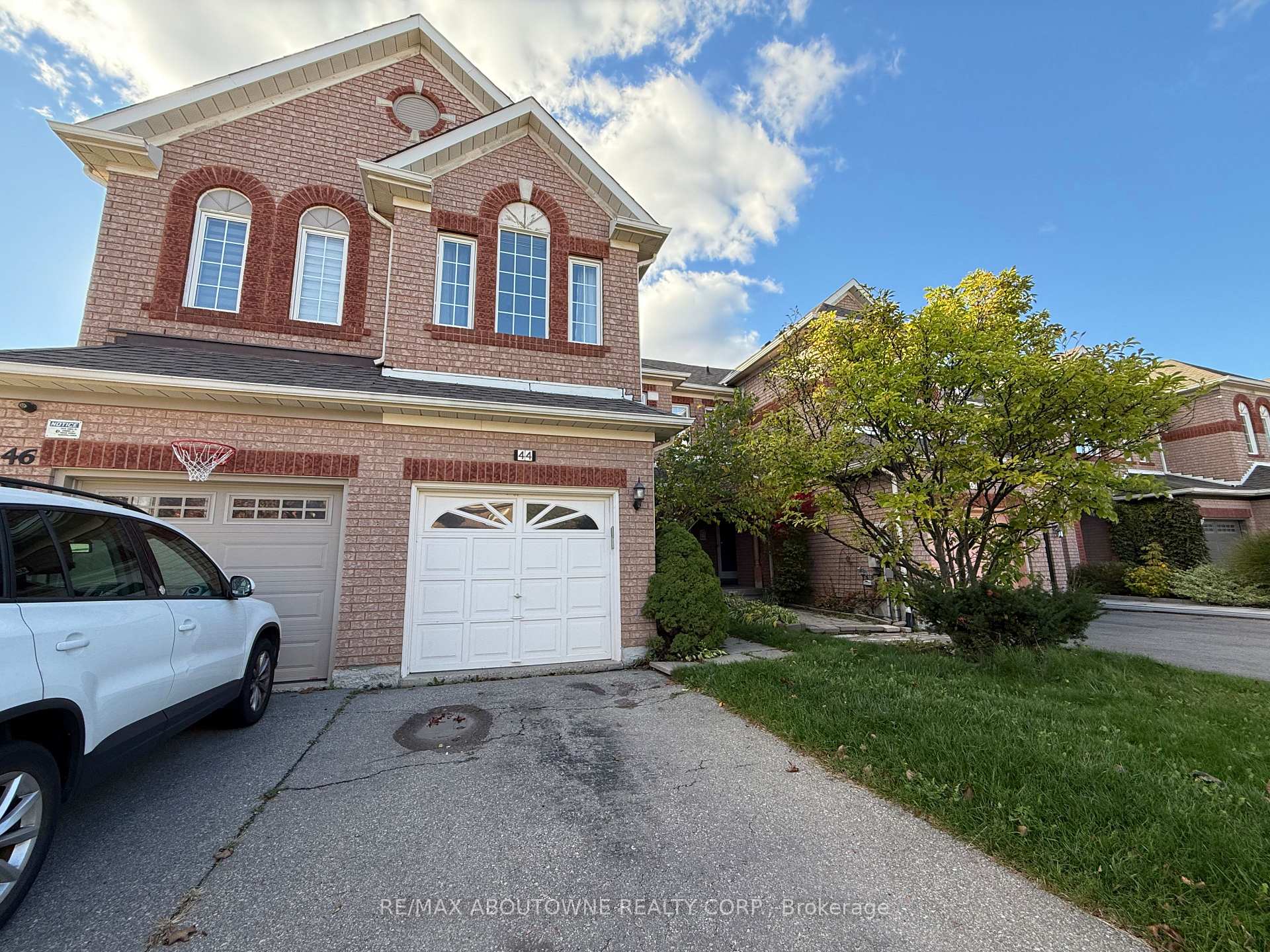 Photo 1 of 44 Craddock Street, Vaughan, Maple — HOMEH