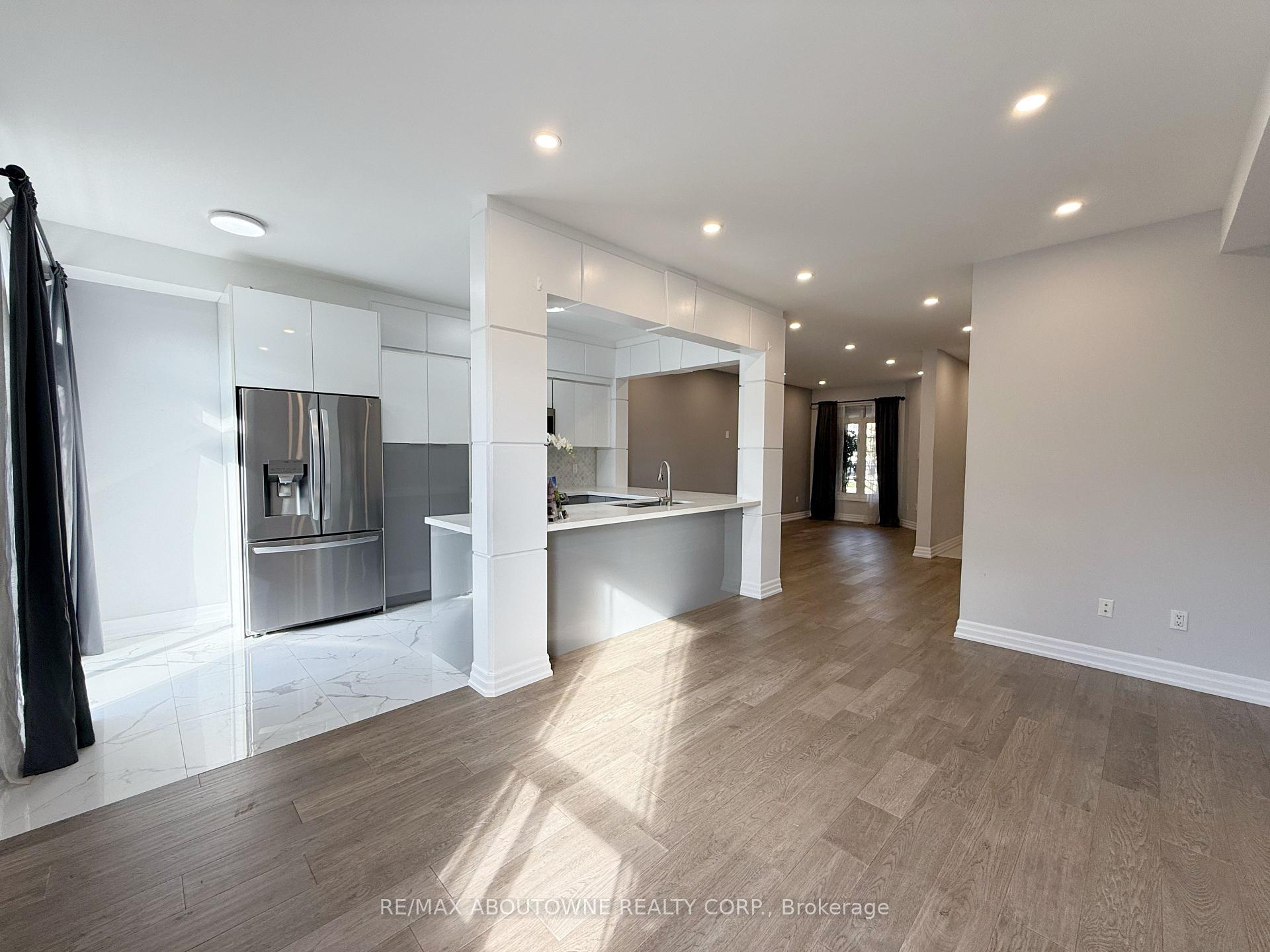 Photo 17 of 44 Craddock Street, Vaughan, Maple — HOMEH
