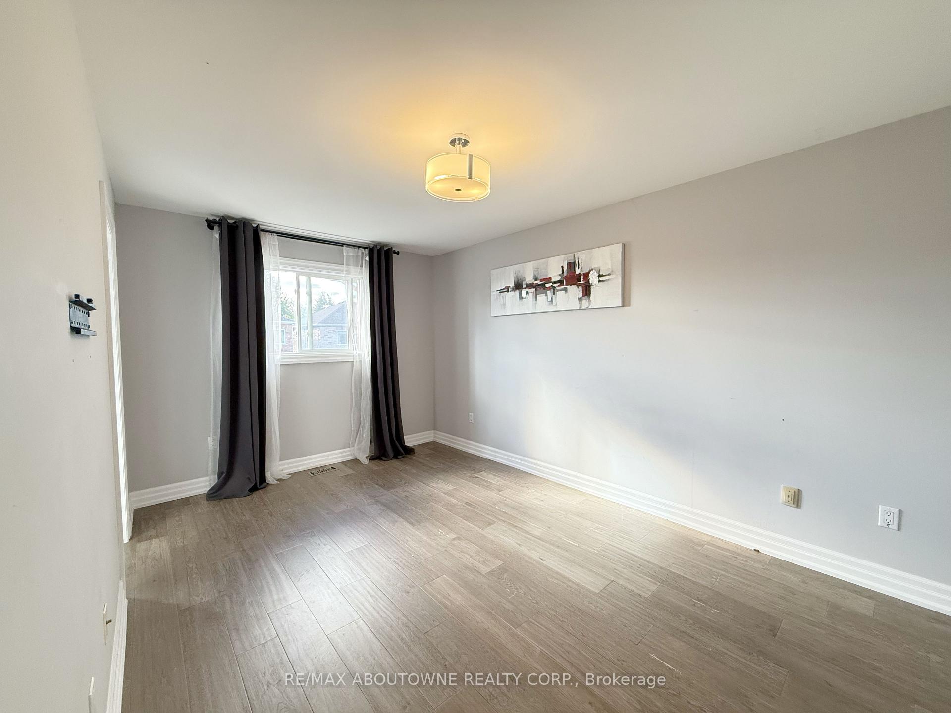 Photo 22 of 44 Craddock Street, Vaughan, Maple — HOMEH