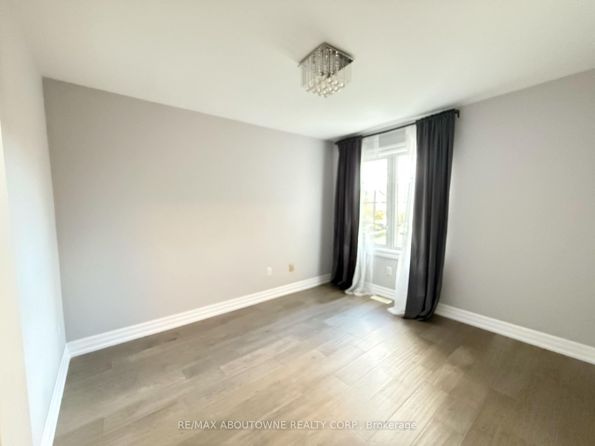 Photo 26 of 44 Craddock Street, Vaughan, Maple — HOMEH