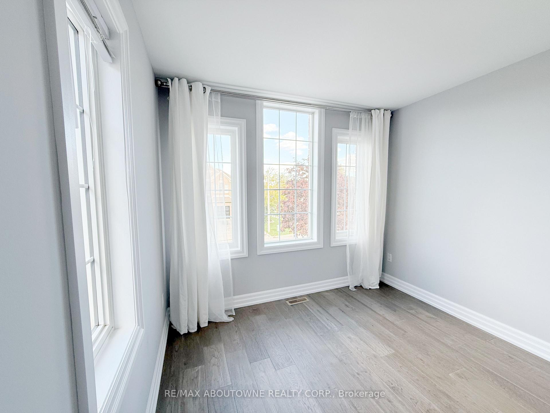 Photo 28 of 44 Craddock Street, Vaughan, Maple — HOMEH