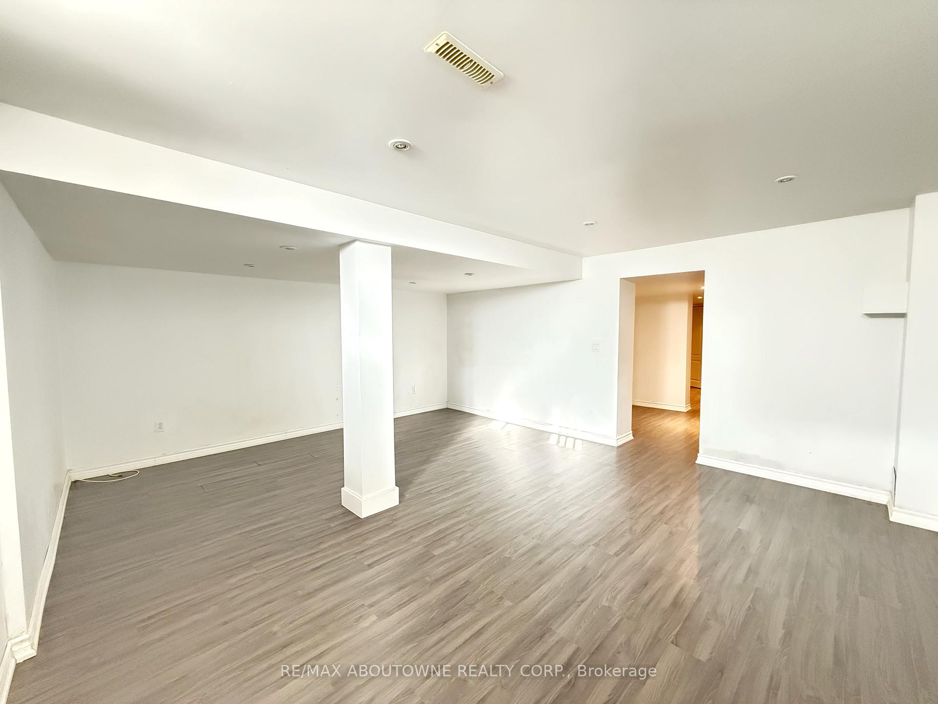 Photo 35 of 44 Craddock Street, Vaughan, Maple — HOMEH