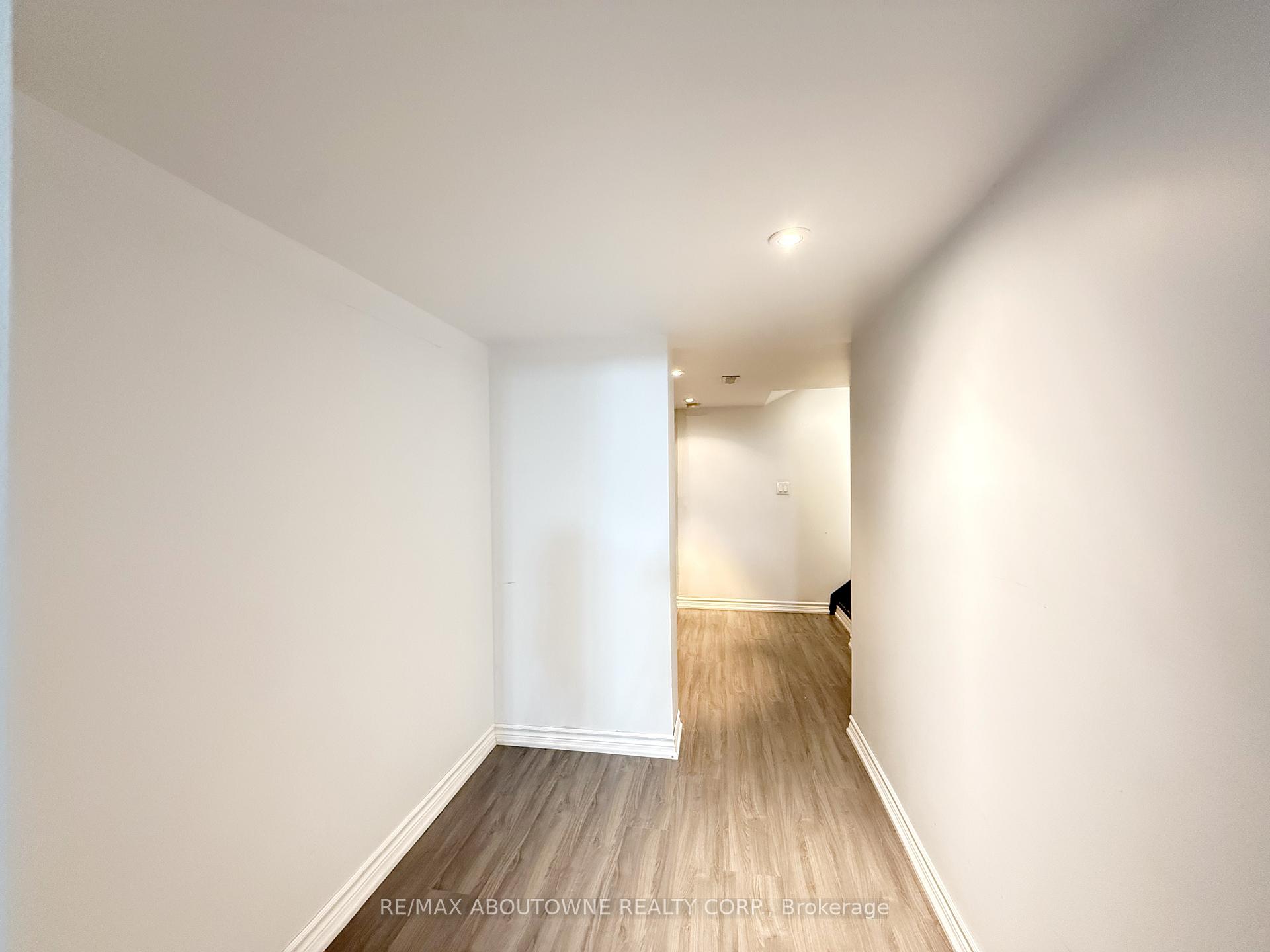 Photo 36 of 44 Craddock Street, Vaughan, Maple — HOMEH