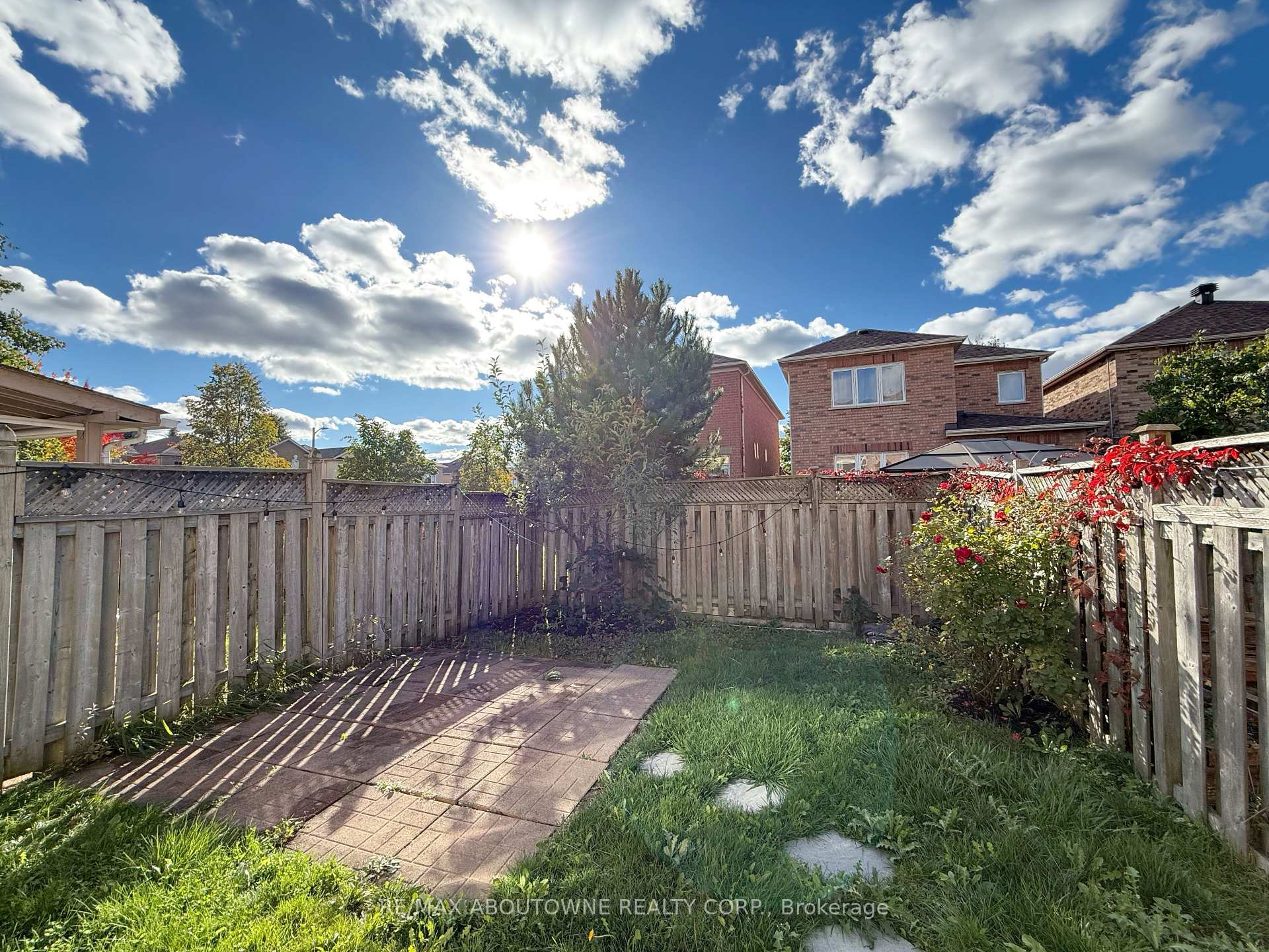 Photo 37 of 44 Craddock Street, Vaughan, Maple — HOMEH