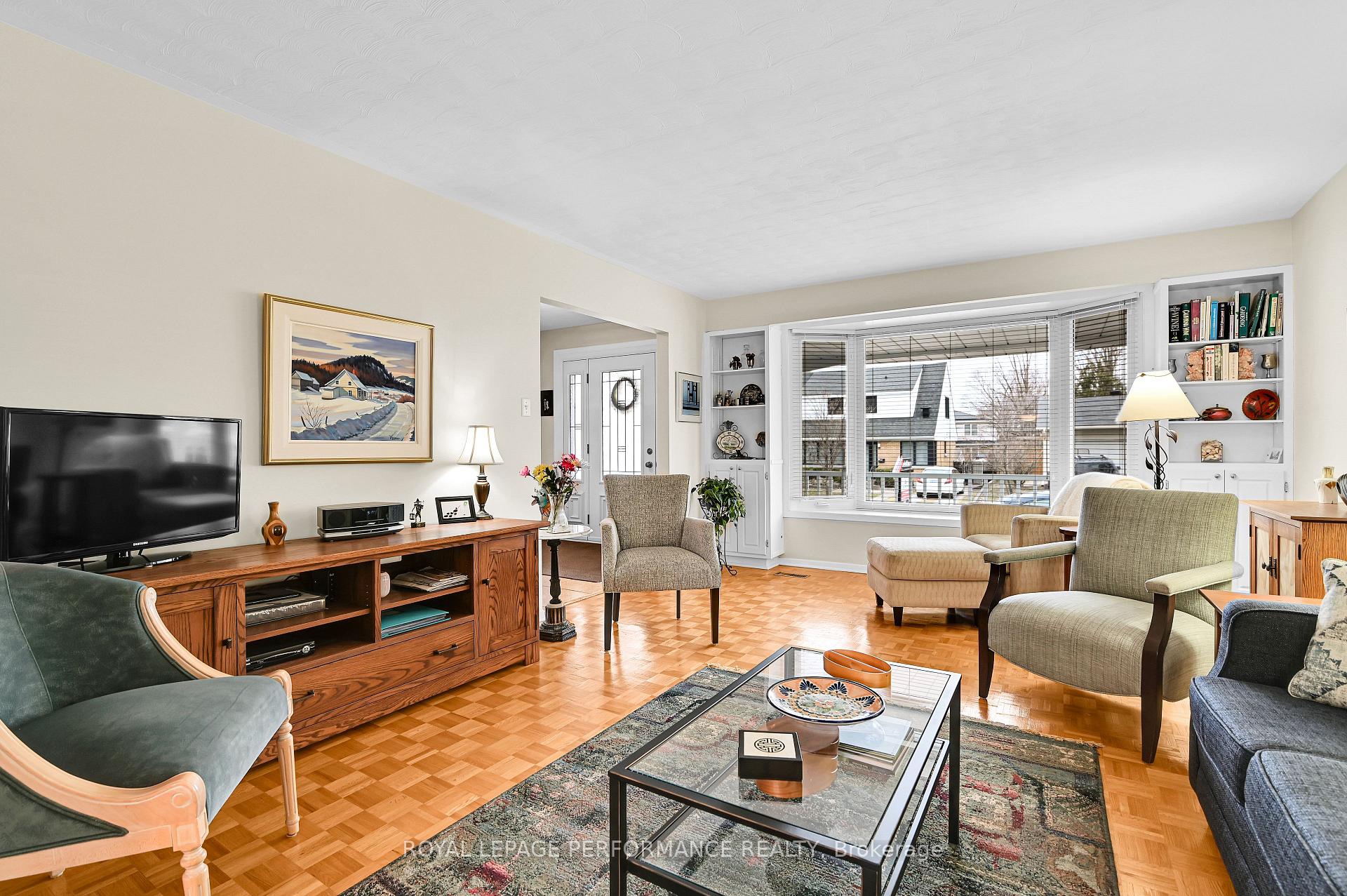 Photo 4 of 1362 Micmac Street, Ottawa, Alta Vista — HOMEH