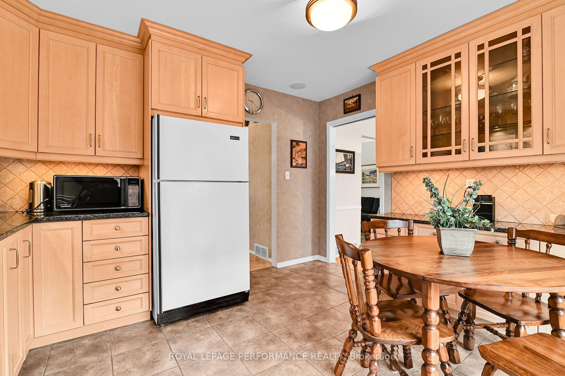 Photo 9 of 1362 Micmac Street, Ottawa, Alta Vista — HOMEH