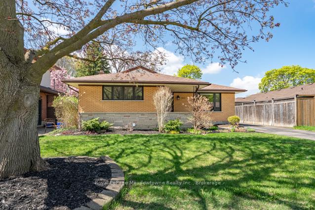 Photo 2 of 142 Mackay Crescent, Waterloo — HOMEH