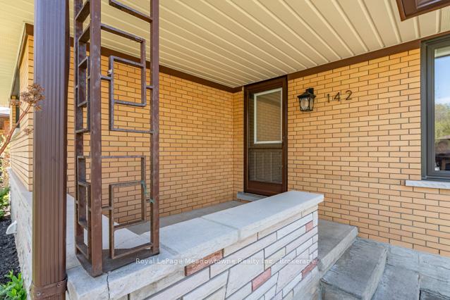 Photo 4 of 142 Mackay Crescent, Waterloo — HOMEH