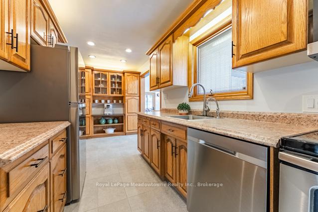 Photo 10 of 142 Mackay Crescent, Waterloo — HOMEH