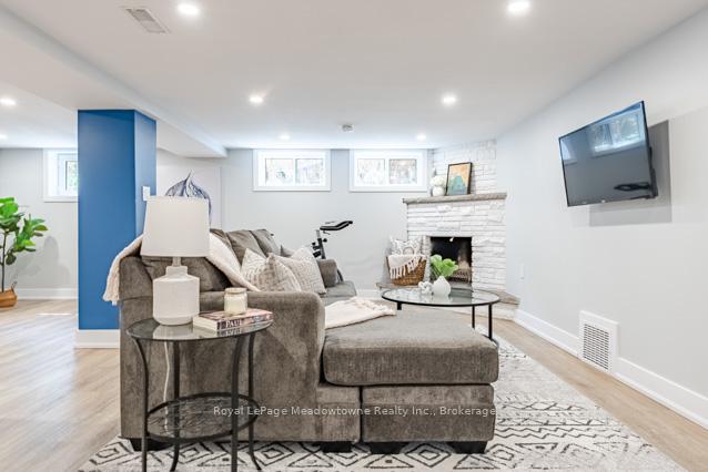 Photo 24 of 142 Mackay Crescent, Waterloo — HOMEH