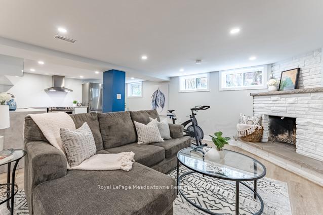 Photo 25 of 142 Mackay Crescent, Waterloo — HOMEH