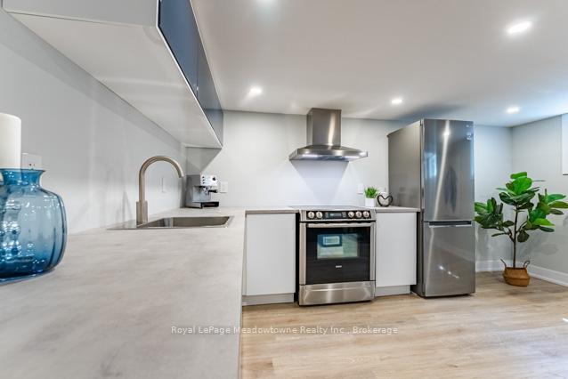 Photo 28 of 142 Mackay Crescent, Waterloo — HOMEH