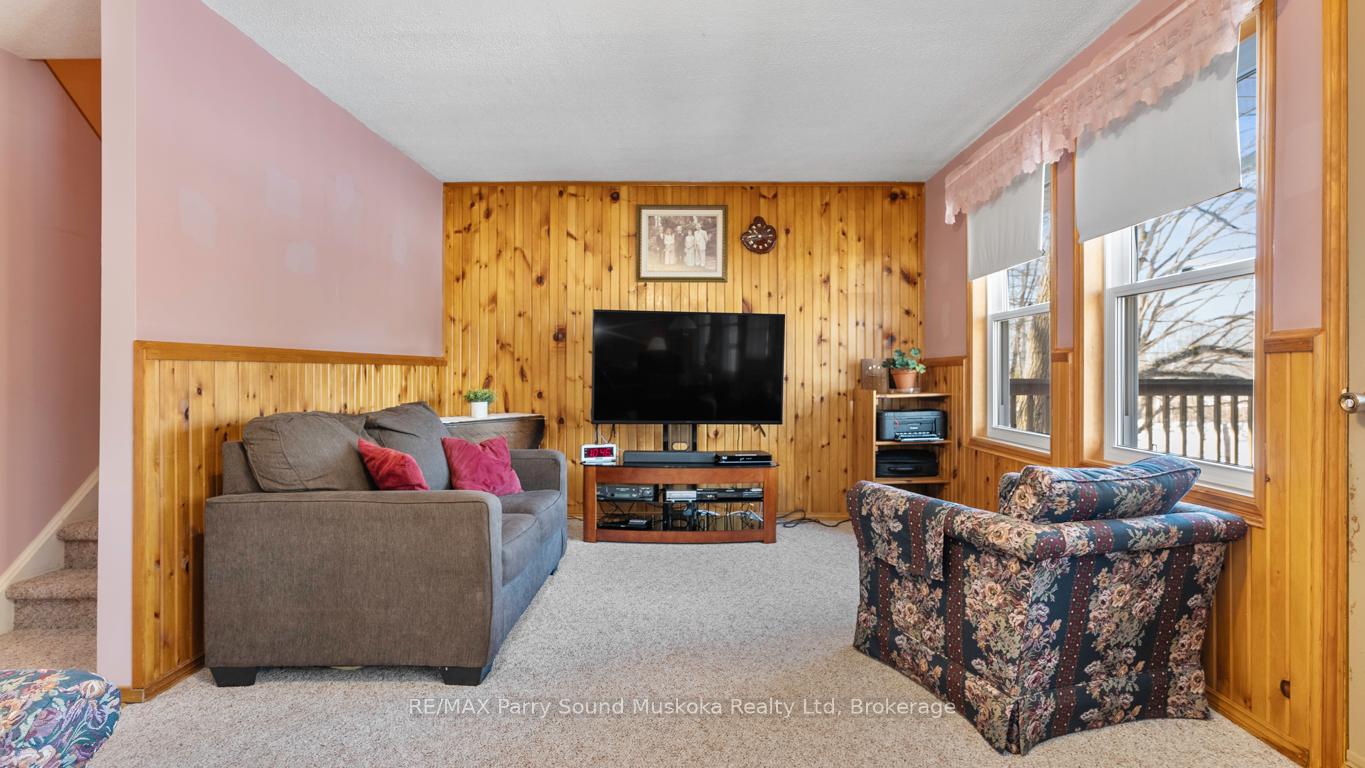 Photo 5 of 1127 124 Highway, Whitestone, Hagerman — HOMEH