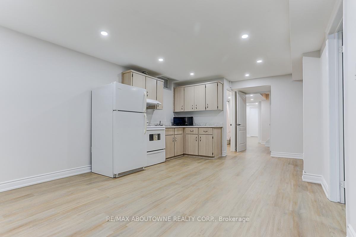 Photo 3 of Unit Bsmt, 9 Belwood Boulevard, Vaughan, Patterson — HOMEH