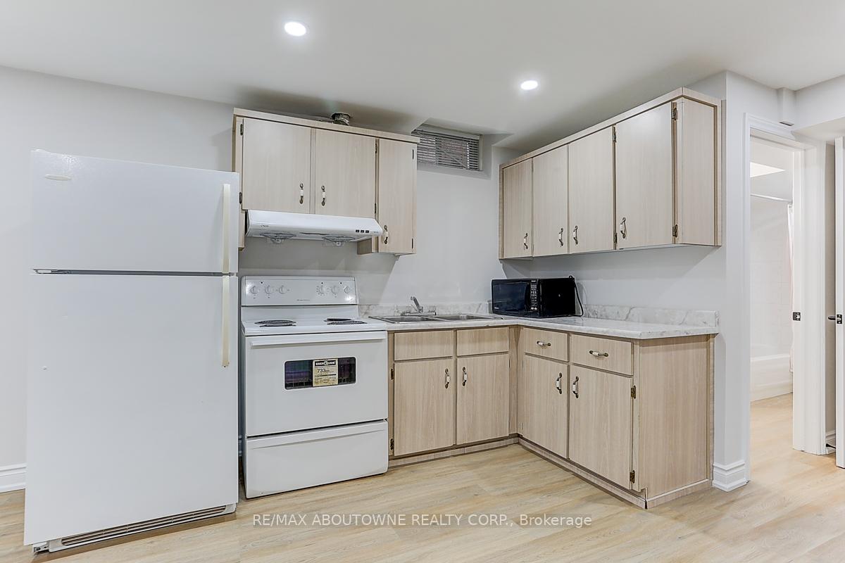 Photo 4 of Unit Bsmt, 9 Belwood Boulevard, Vaughan, Patterson — HOMEH